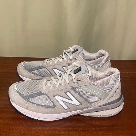 New Balance990v5 Made In USA Running Shoes GreyMens size 13